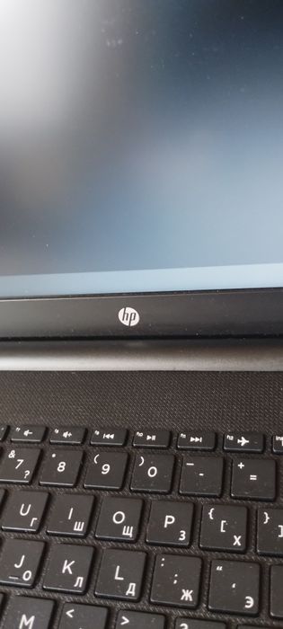 Лаптоп с чанта и допълнителна клавиатура