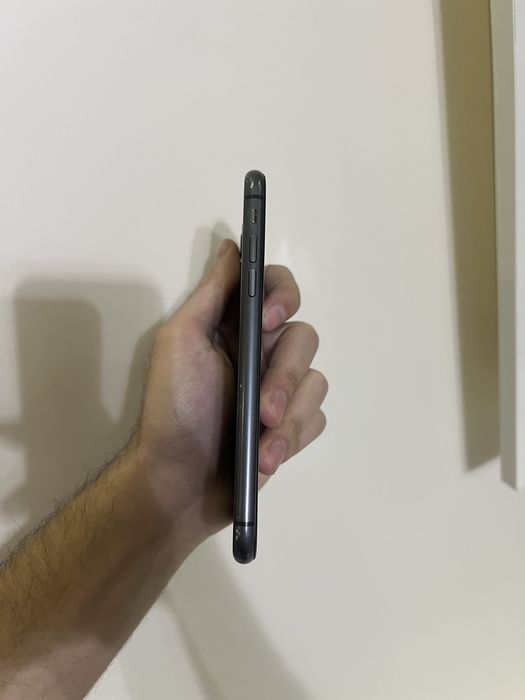 Продам IPhone 11 64gb