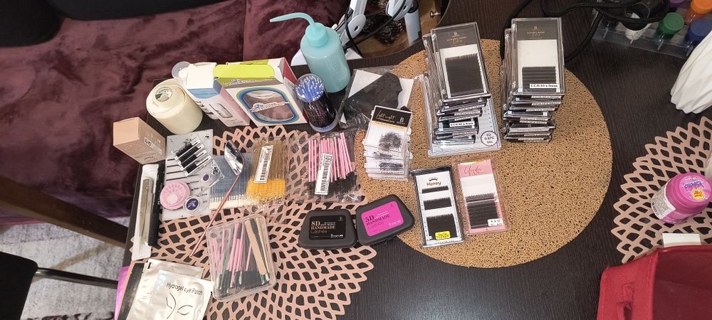 Vând acest kit de extensie de gene!