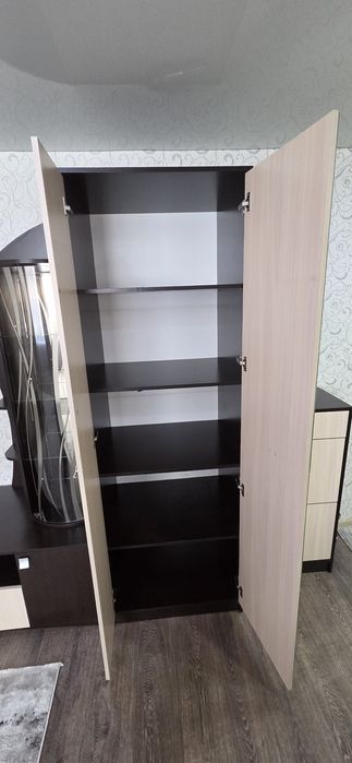 Продаётся шкаф-горка