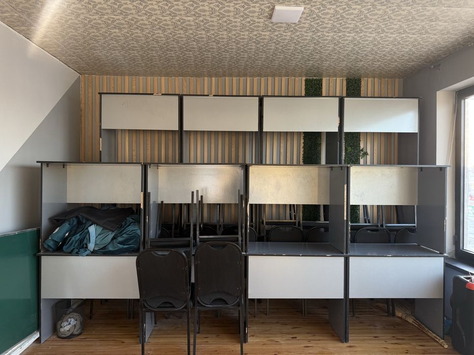 Parta va stul sotiladi