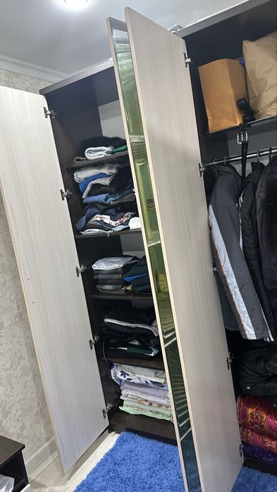 Срочно продается шифонер и зеркало