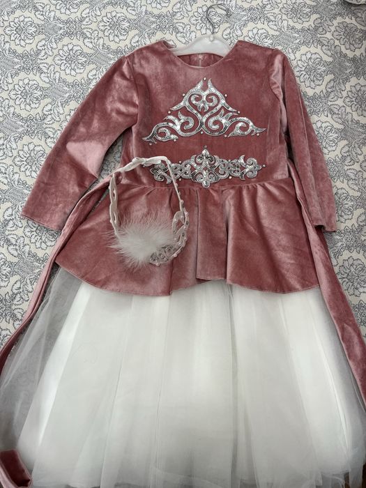 Продам платье, ручная работа