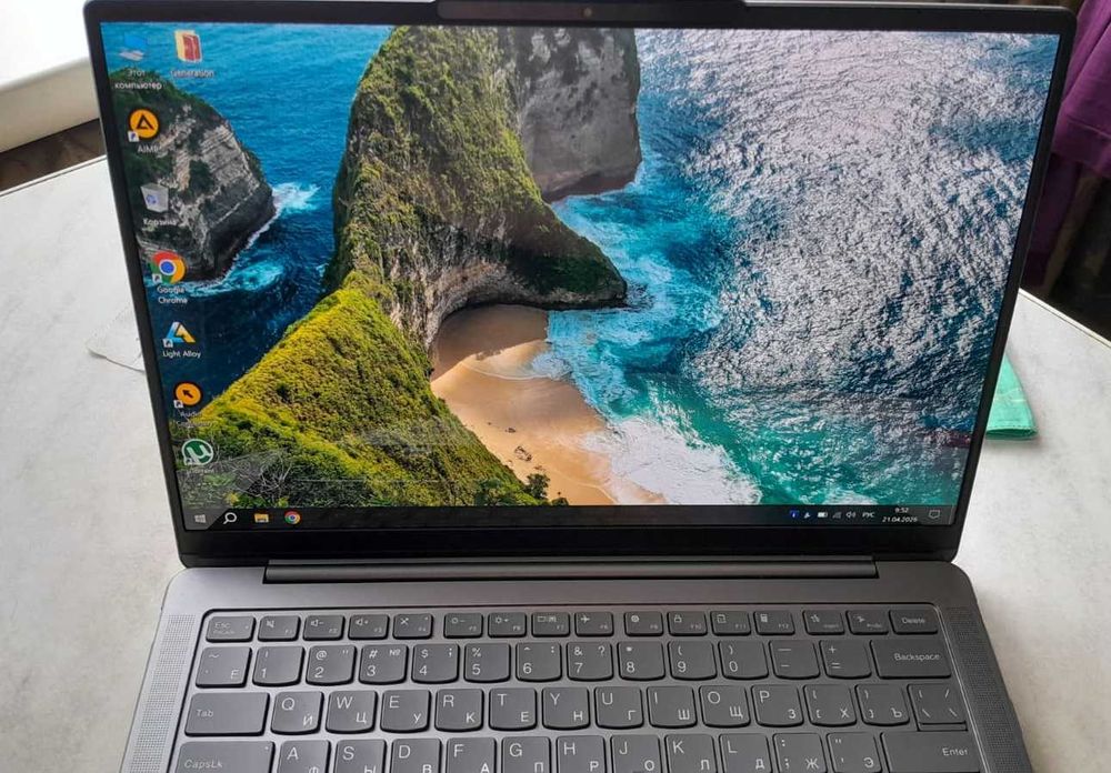 Ультрабук в алюминиевом корпусе Lenovo Yoga