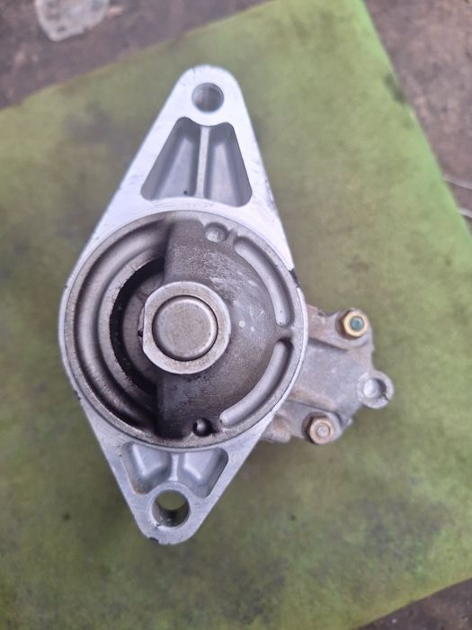 Стартер на Тойота Карина