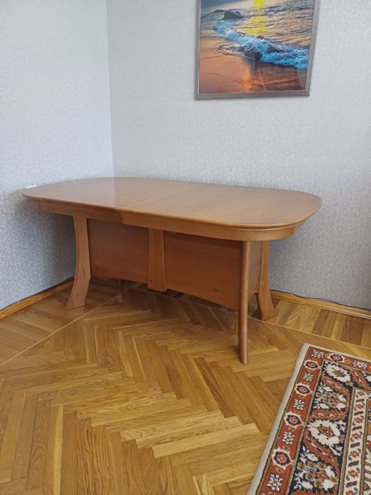 стол обеденный деревянный