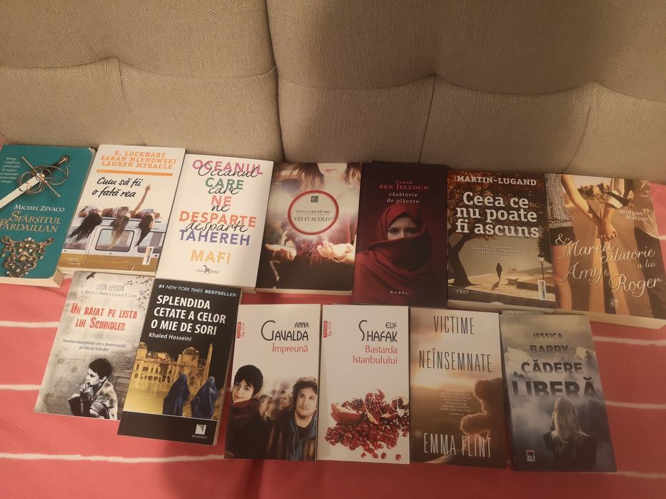 Vând cărți, diverse titluri