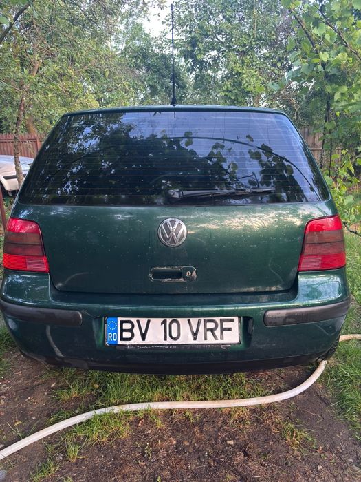 Vând golf impecabil