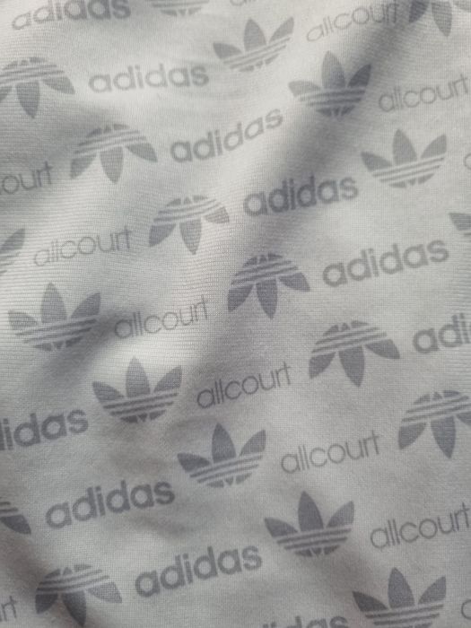 Bluză Adidas 
Mărimea S
Stare excelentă
Prețul este fix.