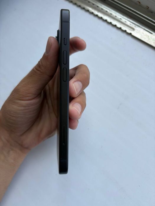 Продам Iphone 15 - 128 GB