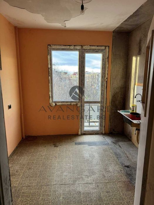 Продава се Тристаен апартамент в Пловдив, Кючук Париж - 90 кв.м за 794 €/кв.м - Снимка #4