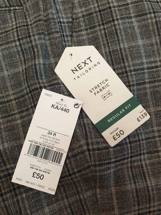 Pantaloni eleganti in carouri