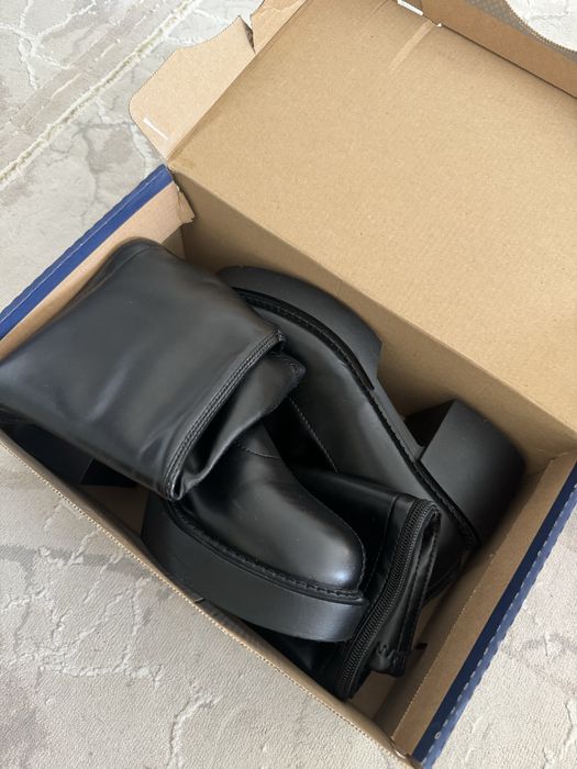 Ботфорты туфли продается