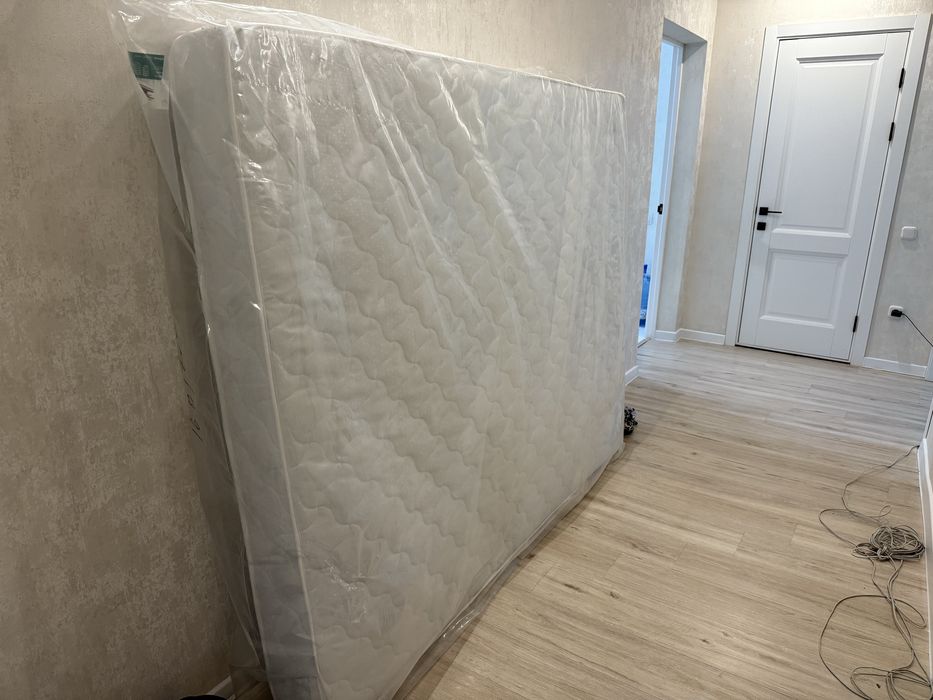 Продам новый матрас размер 160*200.