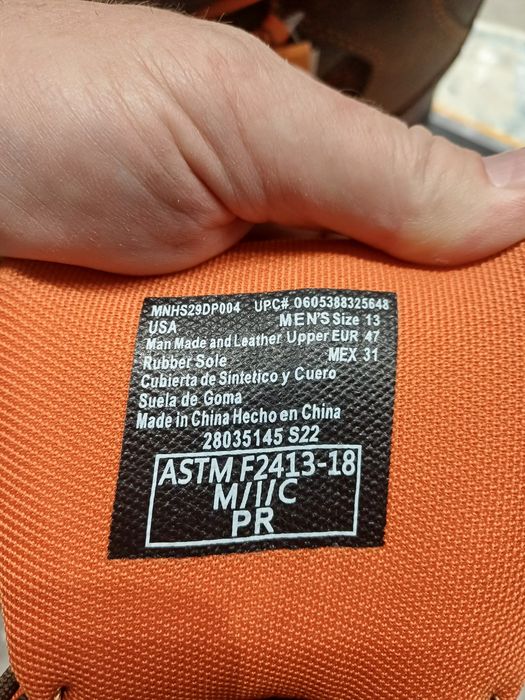 Продам трекинговые демисизонные ботинки