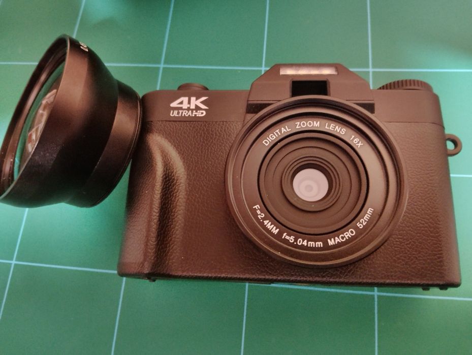 Фотоапарат 4К ultra HD + 64GB карта памет със няколко обектива.
