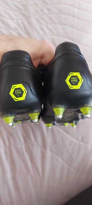 Nike Premier SG PRO 42.5 бутонки футболни обувки
