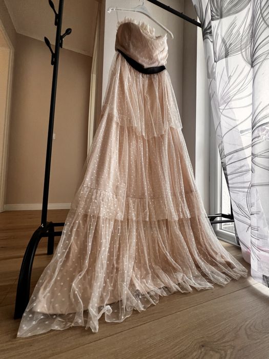 Rochie lunga, eleganta, nude