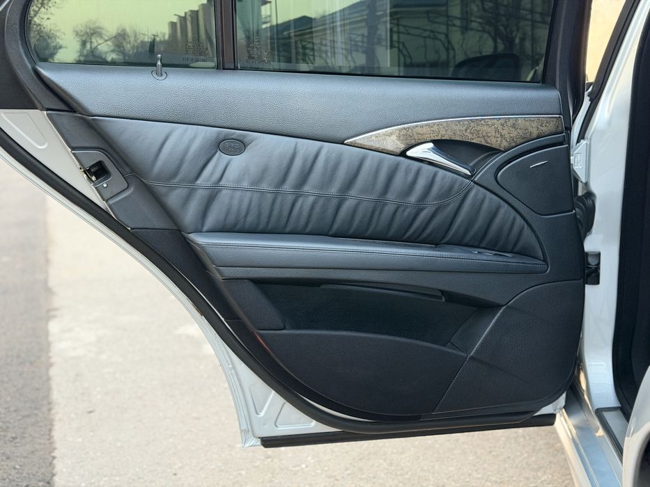 Mercede Benz W211 E63 AMG!