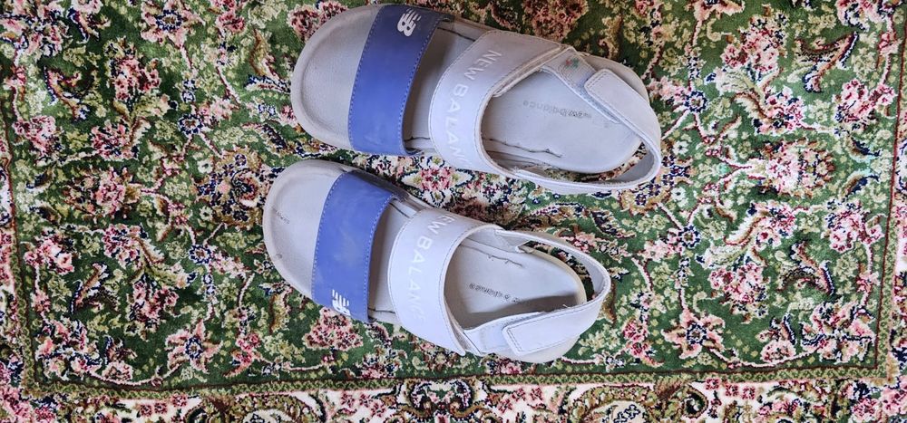 Бесплатно кроссовки,  ботинки