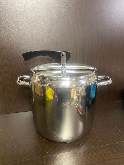 Солинген Германия (Solingen Germania), качествена тенджера под наляган