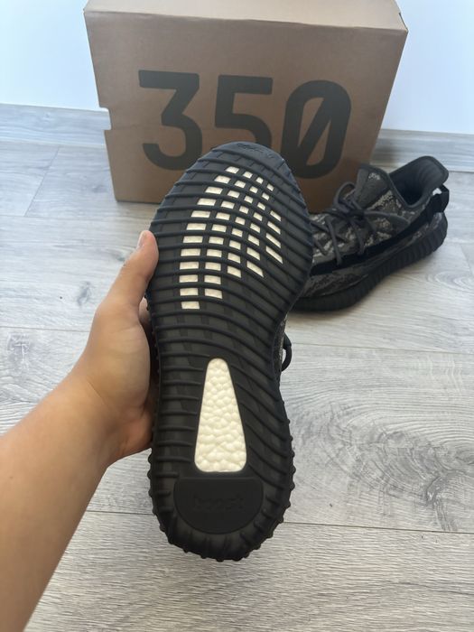 Yeezy Boost 350 V2