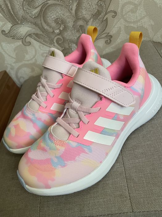 Adidasi Adidas marimea 34