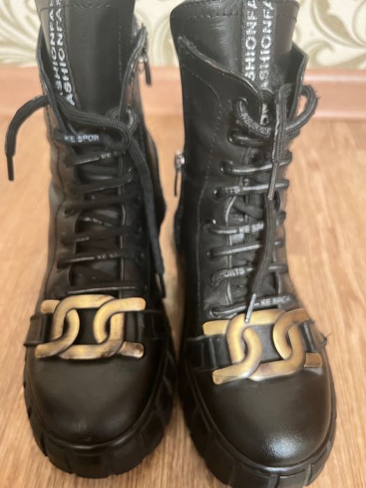 Продам осенние сапоги