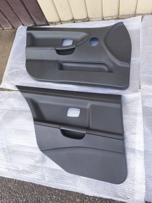 Обшивки дверей BMW E36 новые