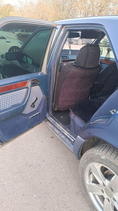 Продаю Мерседес 124