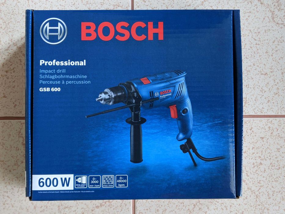 НОВА Ударна бормашина BOSCH Professional 600W дрелка