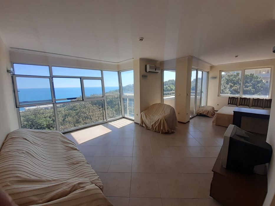 СОБСТВЕНИК Частно лице Продава 3-стаен Апарт. Никея Парк над Ривиерата