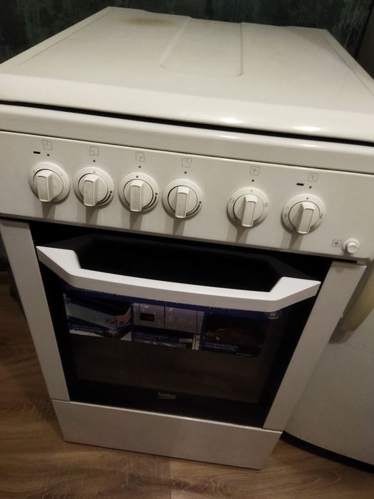 Продам газплиту с противенью