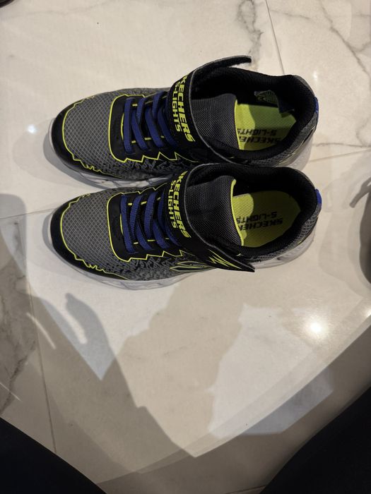 Детски маратонки Skechers с лампички