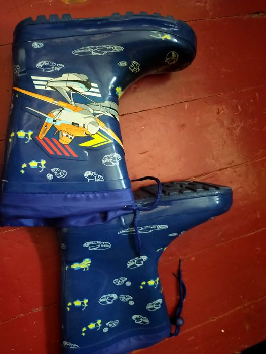 Резиновые сапоги 35размер