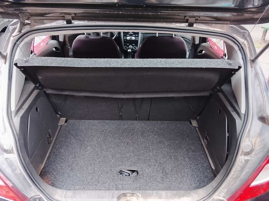 Opel Corsa D Бензин 80коня