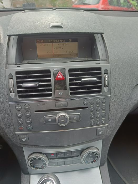 Продавам Comand с малка навигация за Мерцедес Ц класа W204