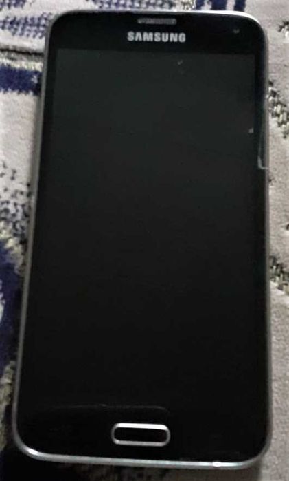 Сотовые телефоны на запчасти.