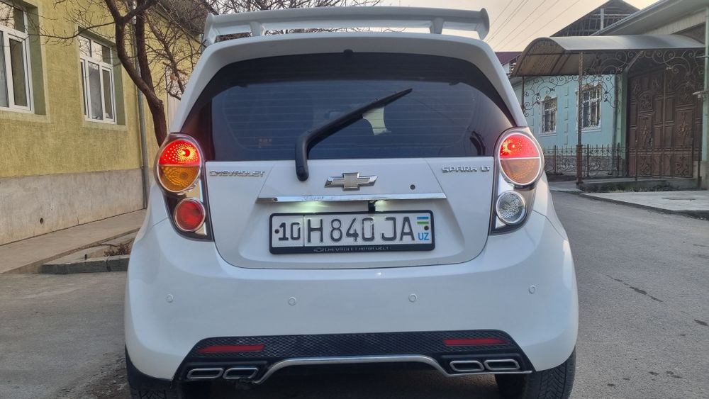 Chevrolet Spark oq rangli 3 pozitsiya