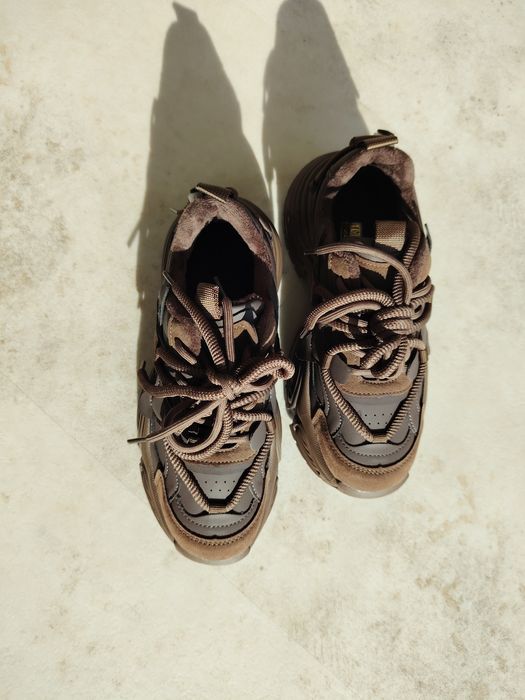 Дамски обемни маратонки