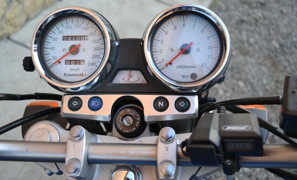 Motocicleta Kawasaki ZR-7