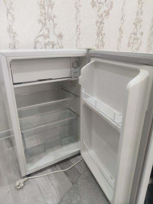 Холодильник с морозильником размер 47*44*63