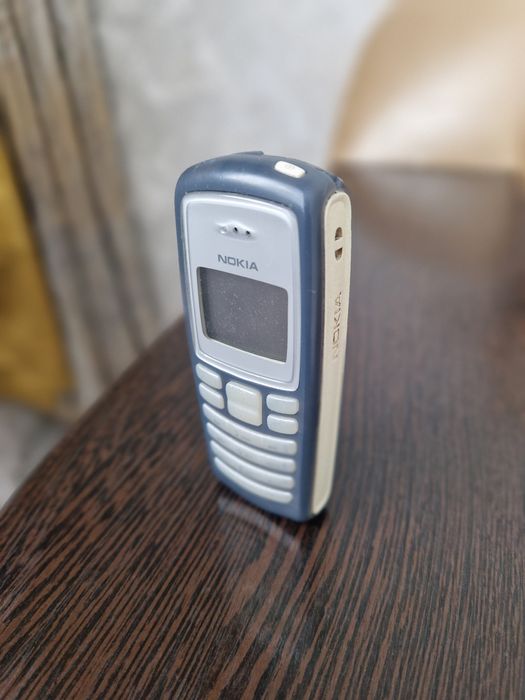 Нокия 2100 сотовый телефон