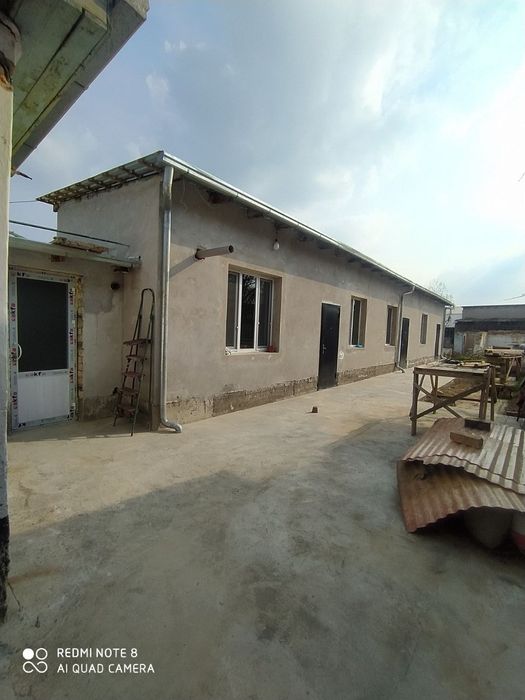 Продаётся дом 3,60 соток 4 спальни,2 сан узла кухня столовая.