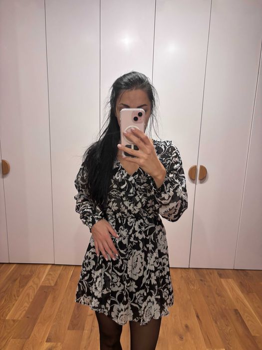 Нова рокля Зара , размер S