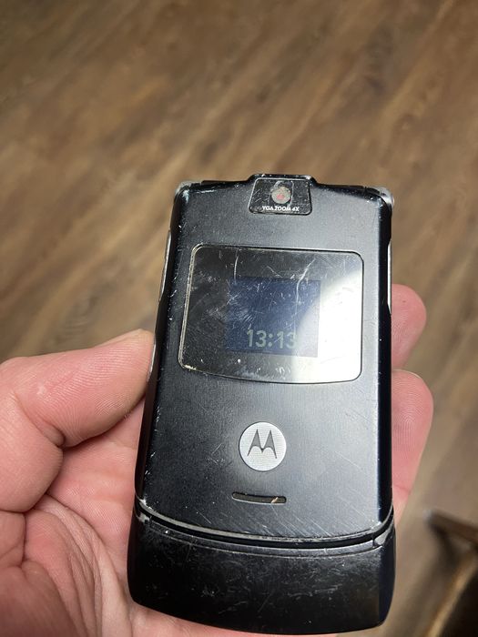 Motorola V3 в добро състояние