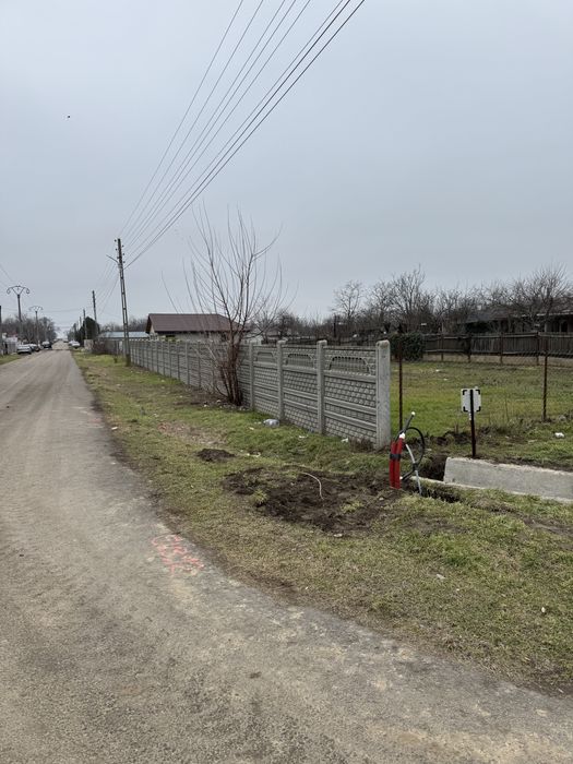 Vând teren intravilan 1000mp.Zonă centrală.