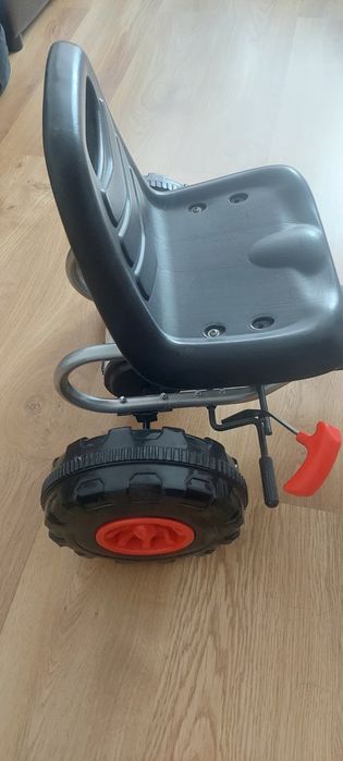 Картинг кола с педали Moni