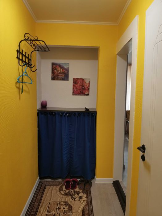 Продам 1 -комнатную квартиру в районе 1000 мелочей. Первомайская 28в.