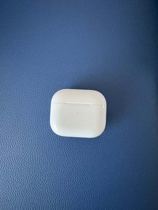 AirPods 3 originale, utilizate foarte putin